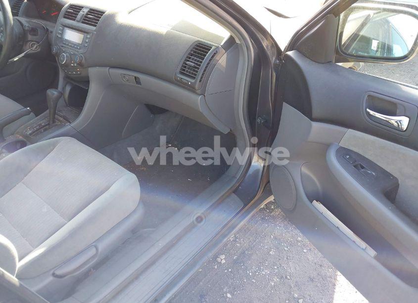 Photo 5 of 2004 Honda Accord 2.4 LX (VIN 1HGCM56324A076353)
