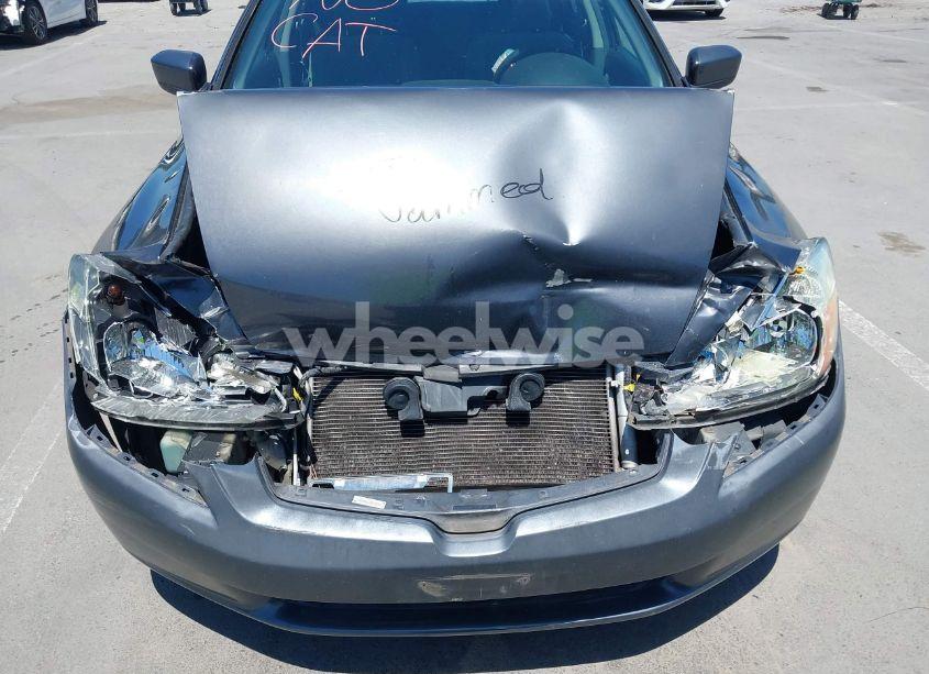 Photo 6 of 2004 Honda Accord 2.4 LX (VIN 1HGCM56324A133814)