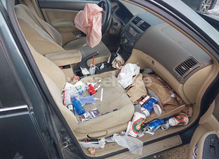 Photo 5 of 2004 Honda Accord 2.4 LX (VIN 1HGCM56334A007249)
