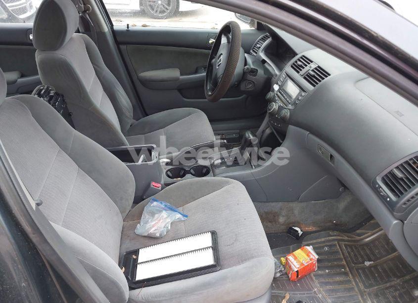 Photo 5 of 2004 Honda Accord 2.4 LX (VIN 1HGCM56334A022155)