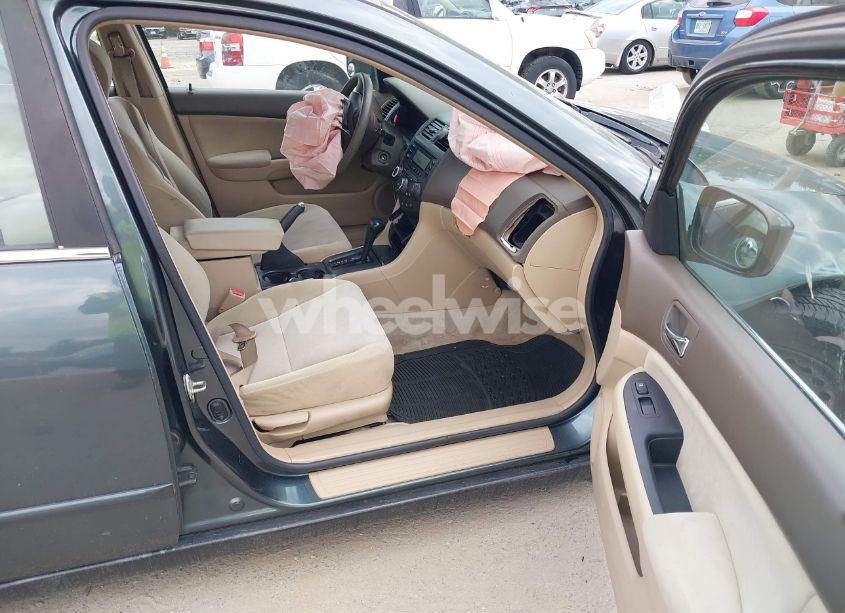 Photo 5 of 2004 Honda Accord 2.4 LX (VIN 1HGCM56334A065426)