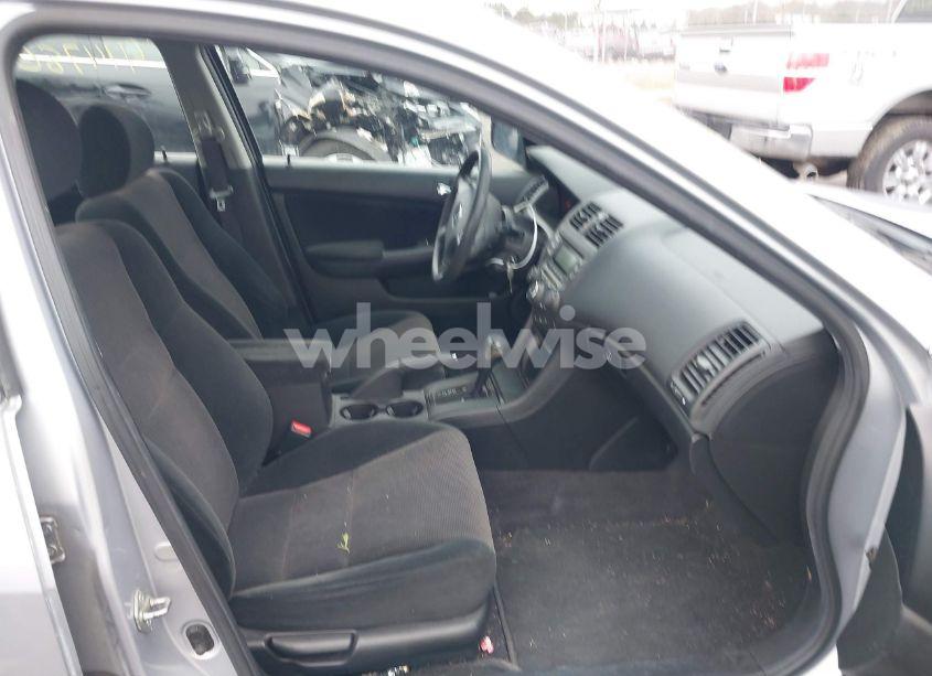 Photo 5 of 2004 Honda Accord 2.4 LX (VIN 1HGCM56334A113345)