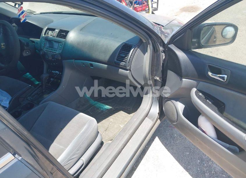 Photo 5 of 2006 Honda Accord 2.4 SE (VIN 1HGCM56336A000093)