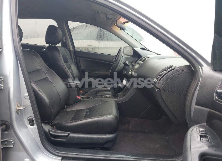 Photo 5 of 2003 Honda Accord 2.4 LX (VIN 1HGCM56343A022731)