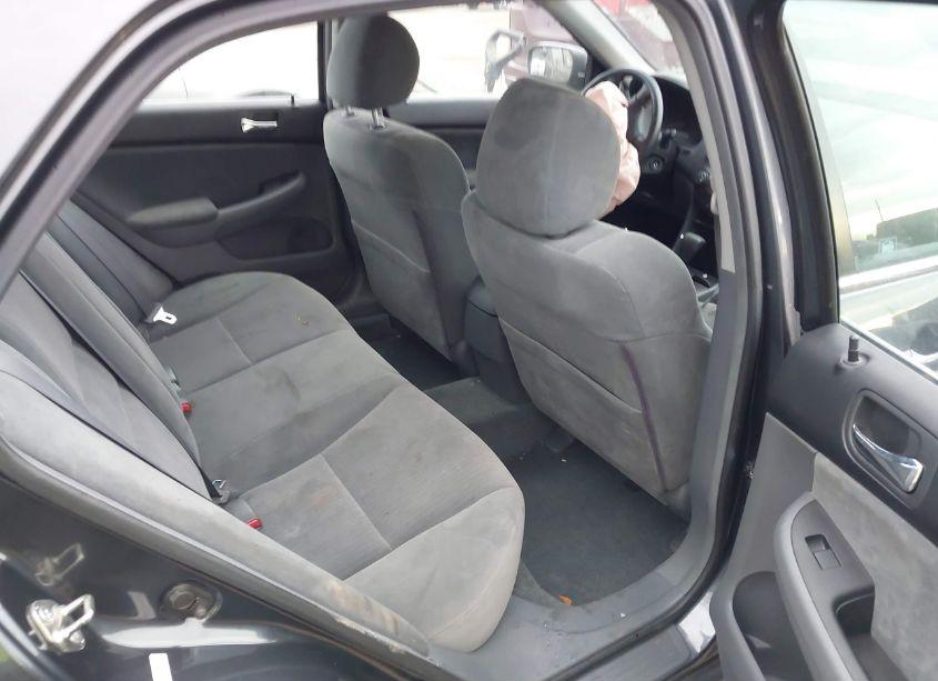 Photo 8 of 2004 Honda Accord 2.4 LX (VIN 1HGCM56344A063068)