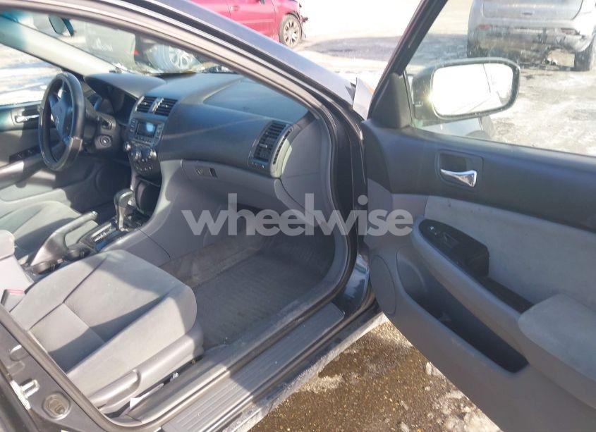 Photo 5 of 2006 Honda Accord 2.4 SE (VIN 1HGCM56346A040666)