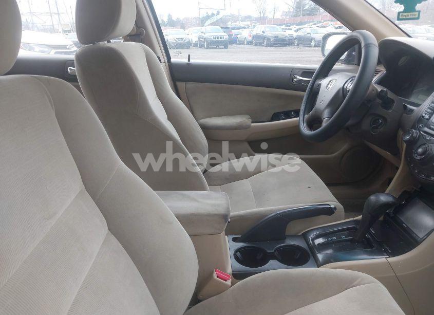 Photo 5 of 2006 Honda Accord 2.4 SE (VIN 1HGCM56346A055975)