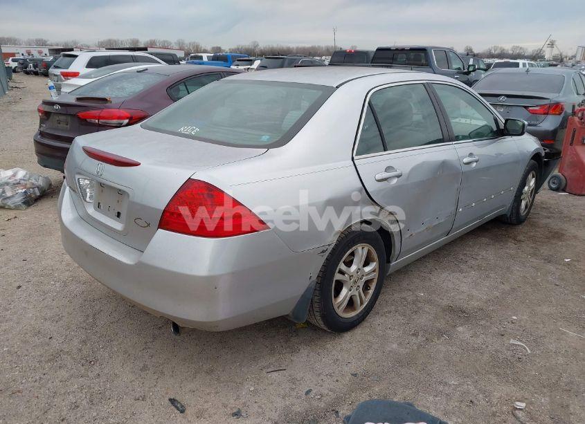 Photo 4 of 2006 Honda Accord 2.4 SE (VIN 1HGCM56346A133879)