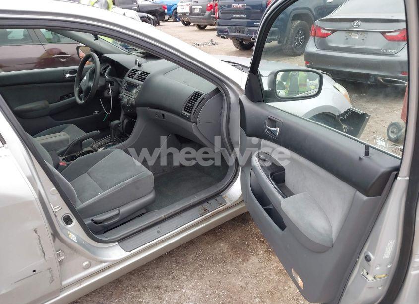 Photo 5 of 2006 Honda Accord 2.4 SE (VIN 1HGCM56346A133879)