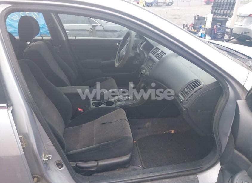 Photo 5 of 2004 Honda Accord 2.4 LX (VIN 1HGCM56354A128462)