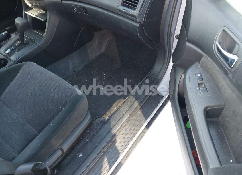 Photo 5 of 2004 Honda Accord 2.4 LX (VIN 1HGCM56354A148498)