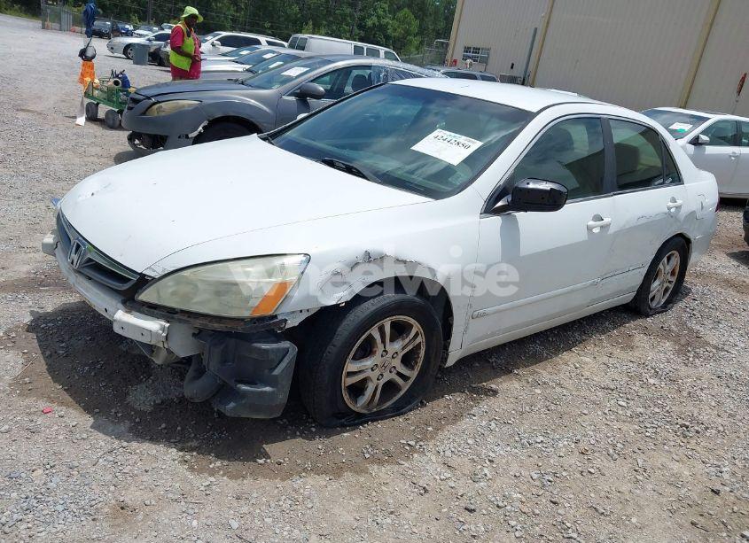 Photo 2 of 2006 Honda Accord 2.4 SE (VIN 1HGCM56356A116072)