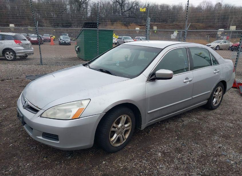 Photo 2 of 2006 Honda Accord 2.4 SE (VIN 1HGCM56356A121417)