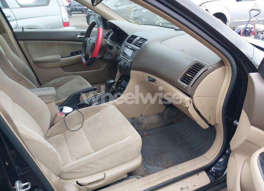 Photo 5 of 2007 Honda Accord 2.4 SE (VIN 1HGCM56357A173826)