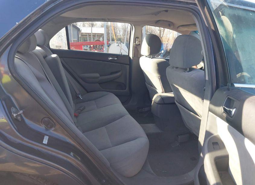Photo 8 of 2004 Honda Accord 2.4 LX (VIN 1HGCM56364A020626)