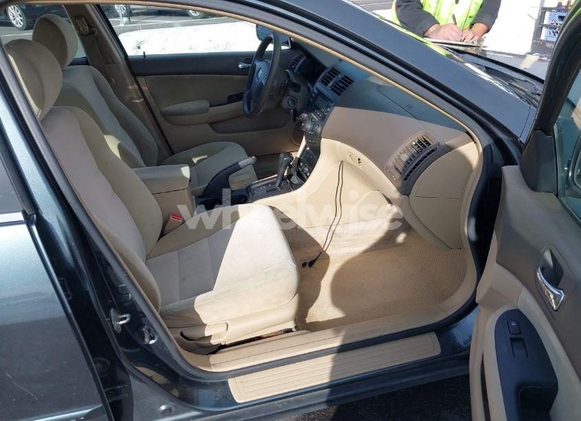 Photo 5 of 2004 Honda Accord 2.4 LX (VIN 1HGCM56364A024899)