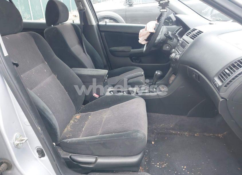 Photo 5 of 2004 Honda Accord 2.4 LX (VIN 1HGCM56364A113324)