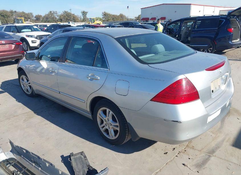 Photo 3 of 2006 Honda Accord 2.4 SE (VIN 1HGCM56366A148741)