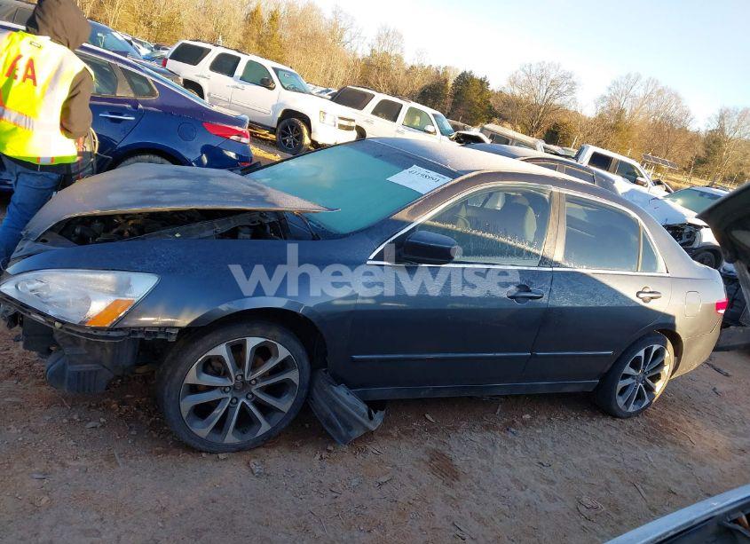 Photo 14 of 2003 Honda Accord 2.4 LX (VIN 1HGCM56373A074905)