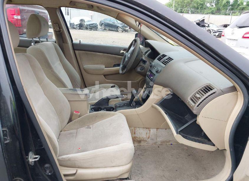 Photo 5 of 2003 Honda Accord 2.4 LX (VIN 1HGCM56373A120538)