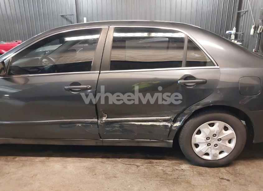 Photo 18 of 2004 Honda Accord 2.4 LX (VIN 1HGCM56374A047141)