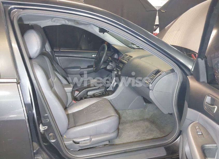 Photo 5 of 2004 Honda Accord 2.4 LX (VIN 1HGCM56374A047141)