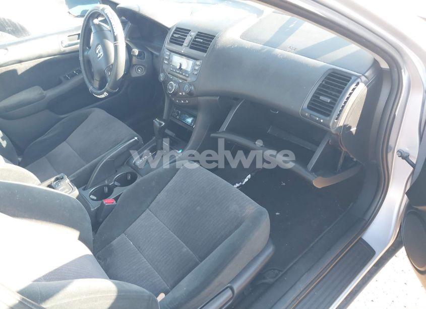 Photo 5 of 2004 Honda Accord 2.4 LX (VIN 1HGCM56374A125627)
