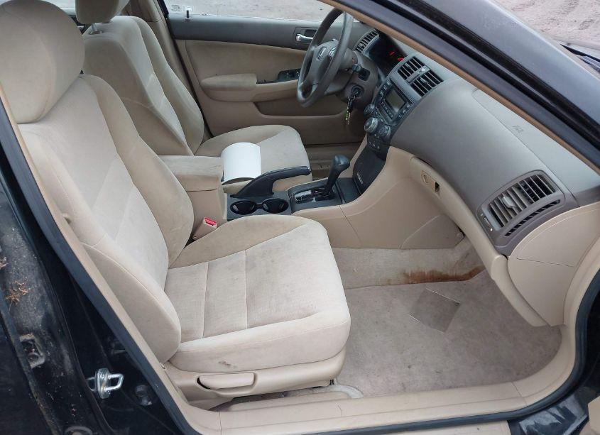 Photo 5 of 2004 Honda Accord 2.4 LX (VIN 1HGCM56374A158904)