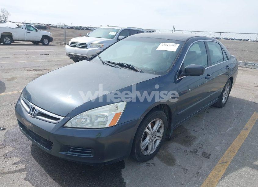 Photo 2 of 2006 Honda Accord 2.4 SE (VIN 1HGCM56376A104702)