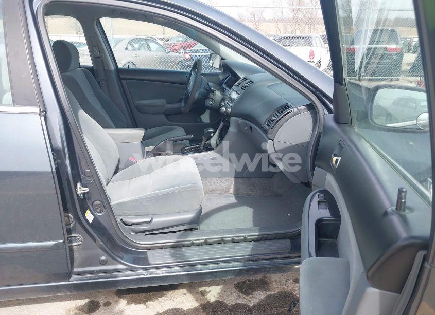 Photo 5 of 2006 Honda Accord 2.4 SE (VIN 1HGCM56376A104702)