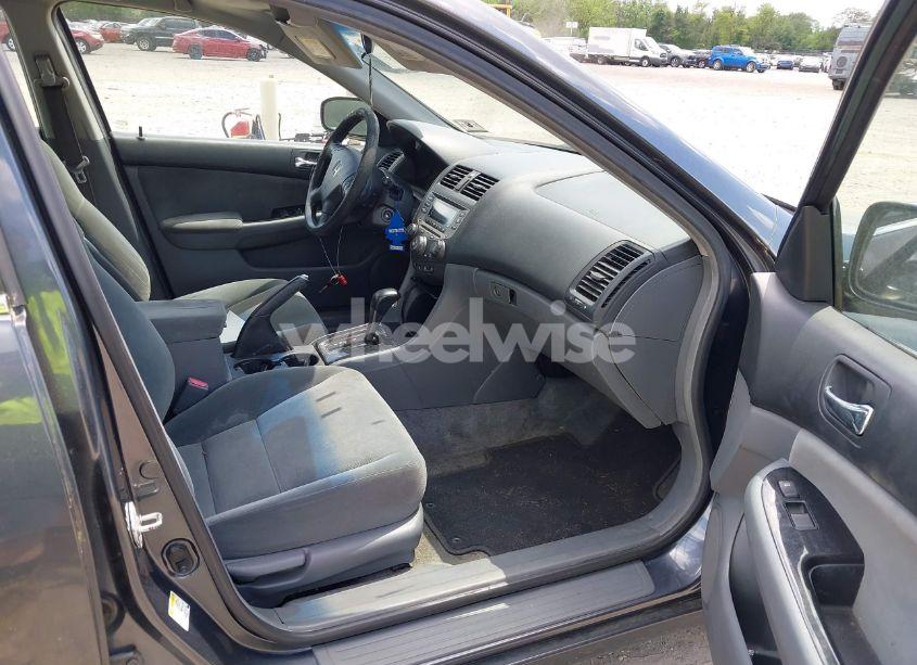 Photo 5 of 2006 Honda Accord 2.4 SE (VIN 1HGCM56376A120317)