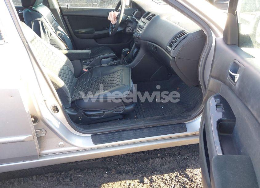 Photo 5 of 2007 Honda Accord 2.4 SE (VIN 1HGCM56377A044714)