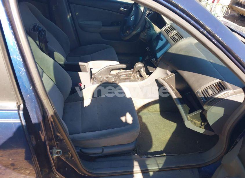Photo 5 of 2004 Honda Accord 2.4 LX (VIN 1HGCM56384A109212)