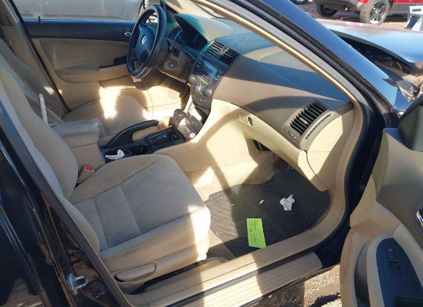 Photo 5 of 2004 Honda Accord SDN LX (VIN 1HGCM56384A158894)