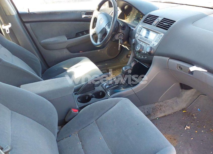 Photo 5 of 2006 Honda Accord 2.4 SE (VIN 1HGCM56386A052920)