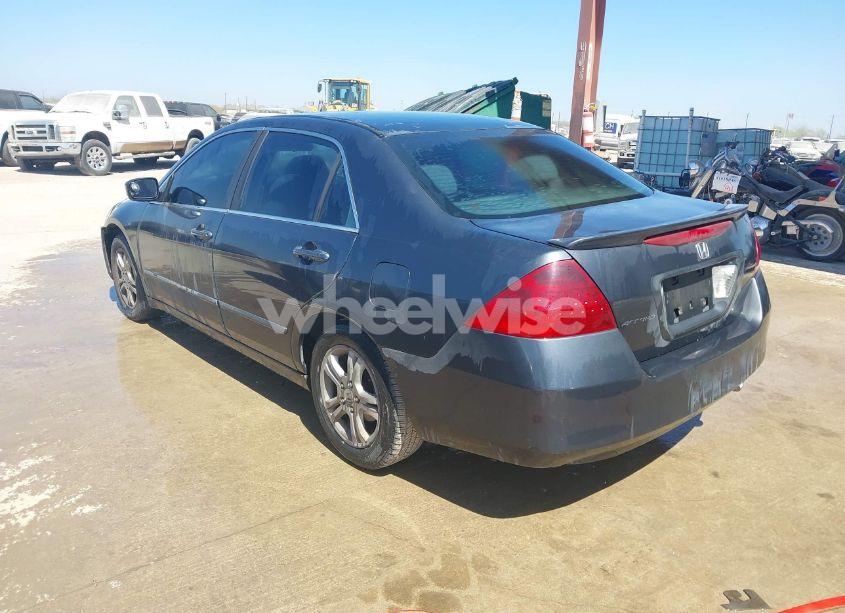 Photo 3 of 2006 Honda Accord 2.4 SE (VIN 1HGCM56386A116812)
