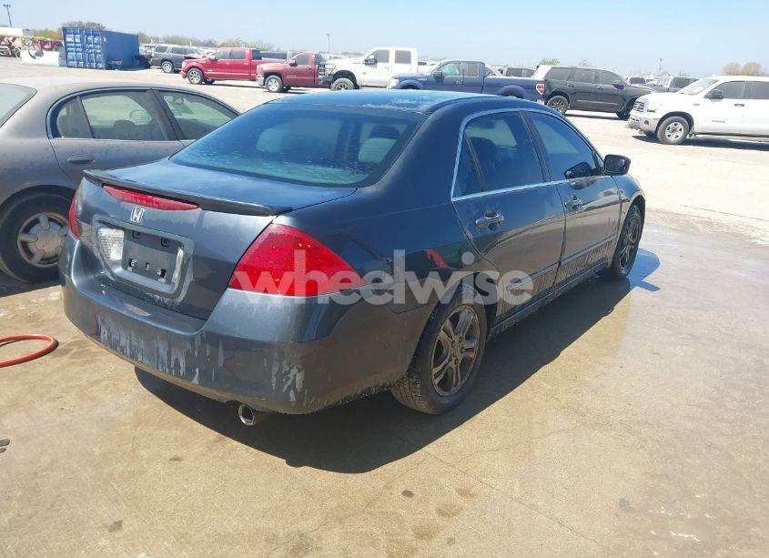 Photo 4 of 2006 Honda Accord 2.4 SE (VIN 1HGCM56386A116812)