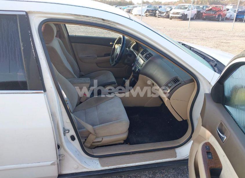 Photo 5 of 2004 Honda Accord 2.4 LX (VIN 1HGCM56394A024556)