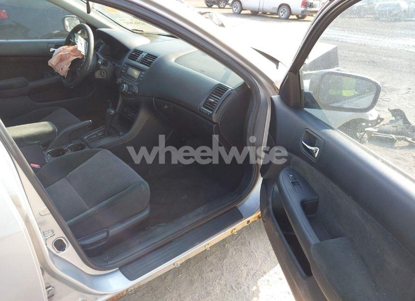 Photo 5 of 2004 Honda Accord 2.4 LX (VIN 1HGCM56394A093912)