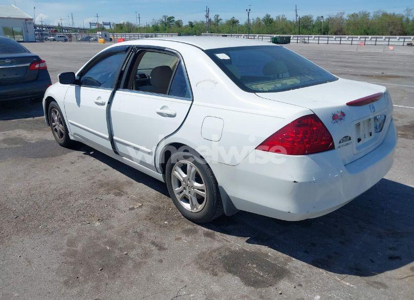 Photo 3 of 2006 Honda Accord 2.4 SE (VIN 1HGCM56396A026343)