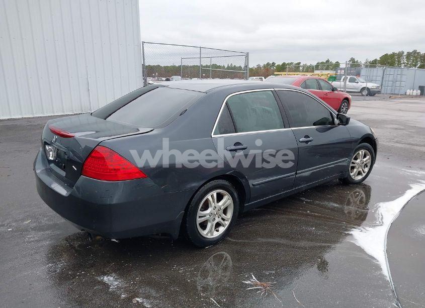 Photo 4 of 2006 Honda Accord 2.4 SE (VIN 1HGCM56396A052263)