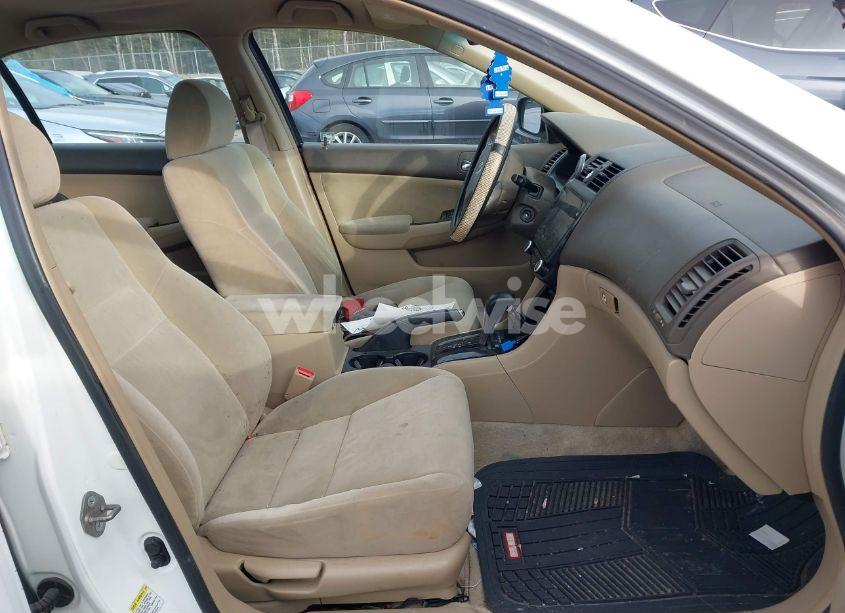 Photo 5 of 2006 Honda Accord 2.4 SE (VIN 1HGCM56396A056202)