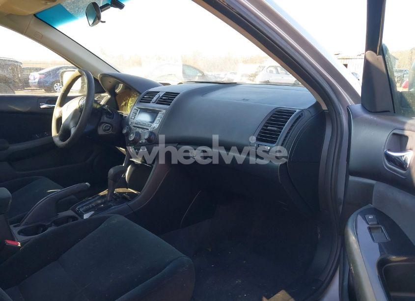 Photo 5 of 2006 Honda Accord 2.4 SE (VIN 1HGCM56396A060167)