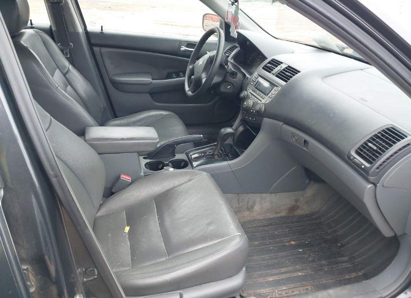 Photo 5 of 2006 Honda Accord 2.4 SE (VIN 1HGCM56396A151407)