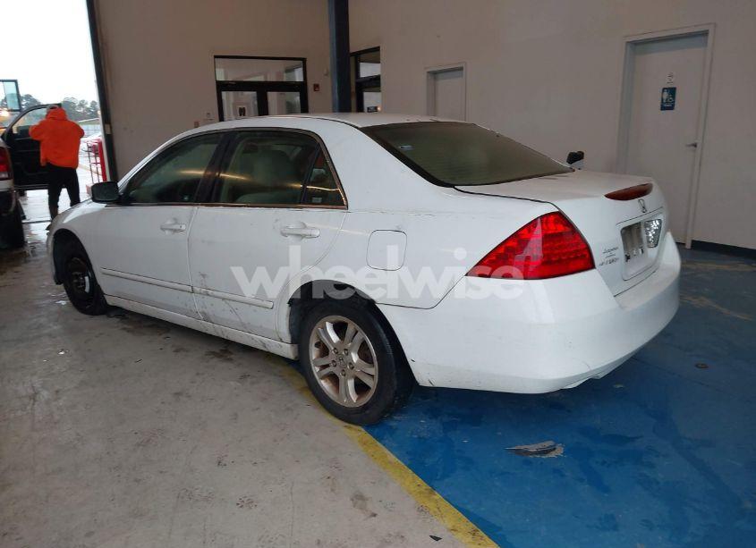 Photo 3 of 2007 Honda Accord 2.4 SE (VIN 1HGCM56397A010869)