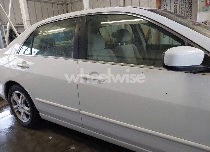 Photo 13 of 2007 Honda Accord 2.4 SE (VIN 1HGCM56397A053964)