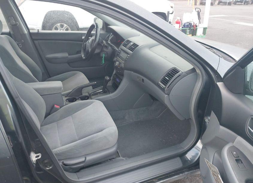 Photo 5 of 2004 Honda Accord 2.4 LX (VIN 1HGCM563X4A047117)