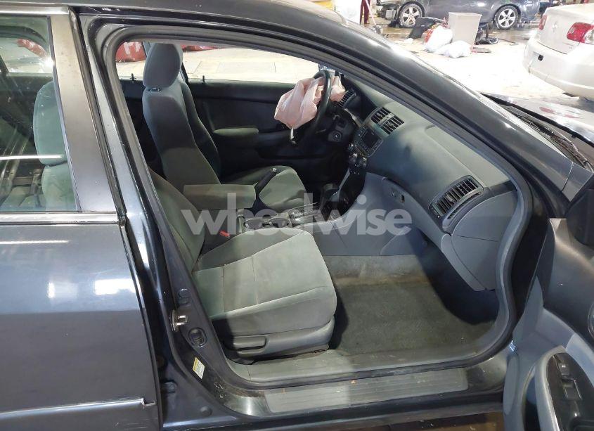 Photo 5 of 2006 Honda Accord 2.4 SE (VIN 1HGCM563X6A034418)