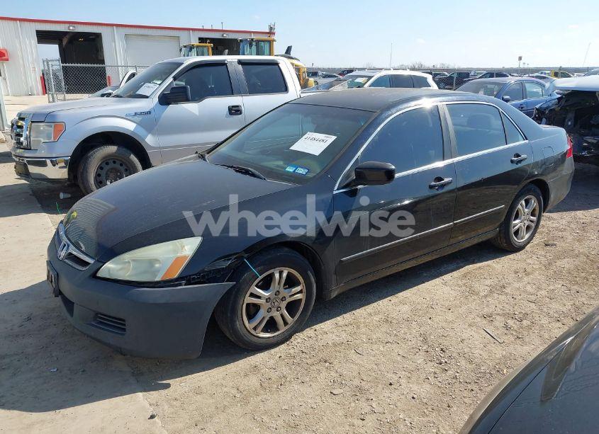 Photo 2 of 2006 Honda Accord 2.4 SE (VIN 1HGCM563X6A070738)