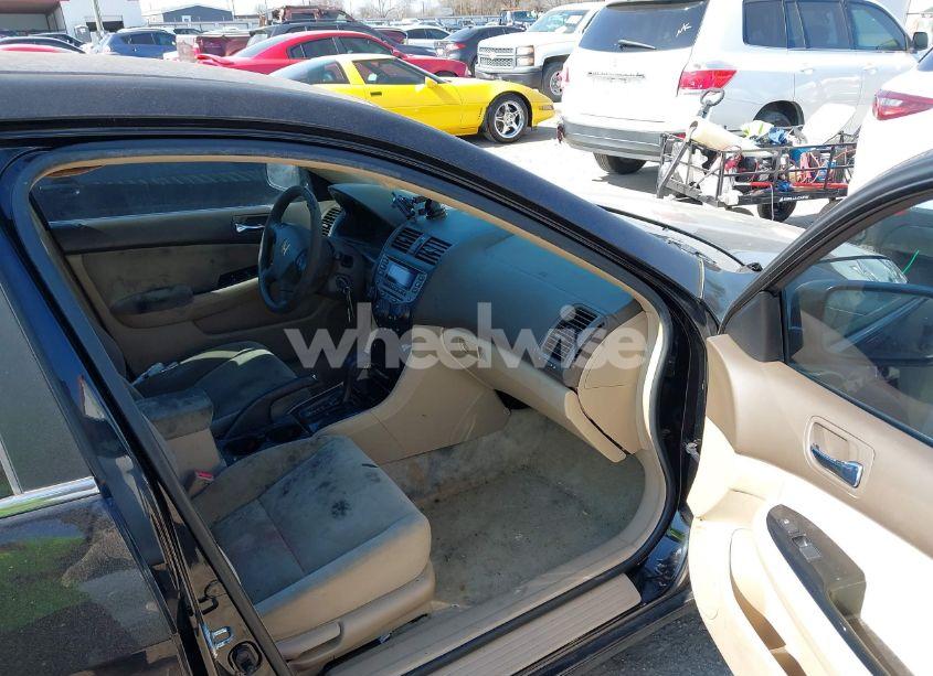 Photo 5 of 2006 Honda Accord 2.4 SE (VIN 1HGCM563X6A070738)